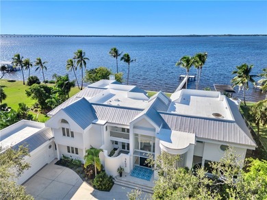 Caloosahatchee River Home For Sale in Fort Myers Florida