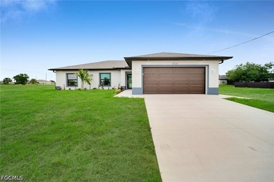 Brand new construction with a layout that actually makes sense - photo 1