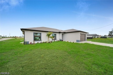 Brand new construction with a layout that actually makes sense - photo 3