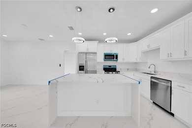 Brand new construction with a layout that actually makes sense - photo 8