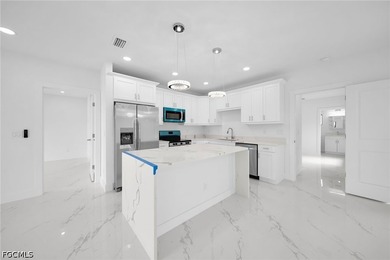 Brand new construction with a layout that actually makes sense - photo 9