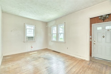 Opportunity knocks in one of Irondequoit's most unique bay and - photo 11