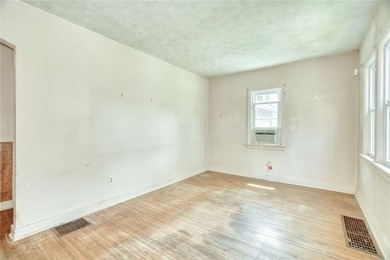 Opportunity knocks in one of Irondequoit's most unique bay and - photo 14