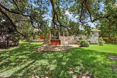 Welcome to Bayou View! This beautifully updated 3-bedroom - photo 14