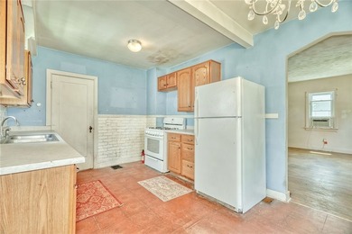 Opportunity knocks in one of Irondequoit's most unique bay and - photo 16