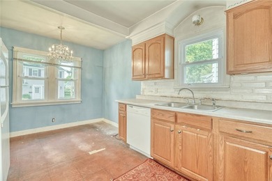 Opportunity knocks in one of Irondequoit's most unique bay and - photo 18