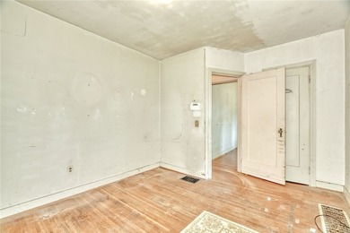 Opportunity knocks in one of Irondequoit's most unique bay and - photo 23