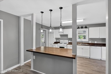Welcome to Bayou View! This beautifully updated 3-bedroom - photo 24