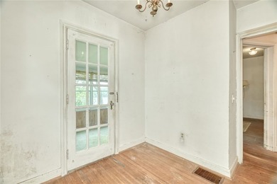 Opportunity knocks in one of Irondequoit's most unique bay and - photo 26