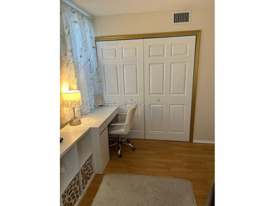 Bright and spacious, ground-floor corner unit, offering comfort - photo 27
