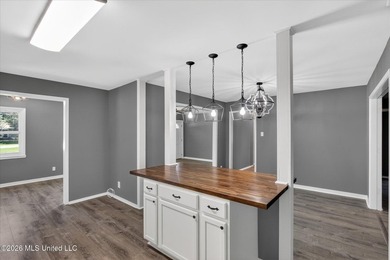 Welcome to Bayou View! This beautifully updated 3-bedroom - photo 27