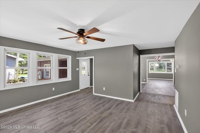 Welcome to Bayou View! This beautifully updated 3-bedroom - photo 31