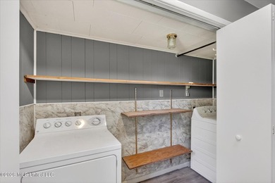 Welcome to Bayou View! This beautifully updated 3-bedroom - photo 39