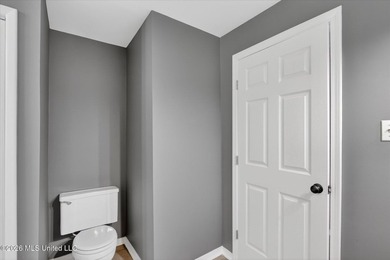 Welcome to Bayou View! This beautifully updated 3-bedroom - photo 40