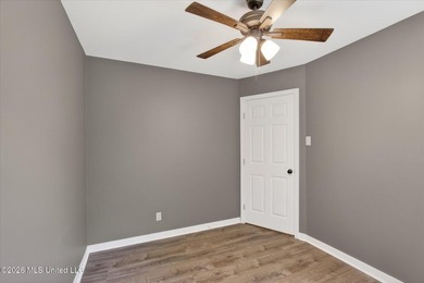 Welcome to Bayou View! This beautifully updated 3-bedroom - photo 43