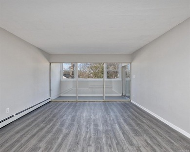 Beautifully updated co-op style apartment with fantastic - photo 3
