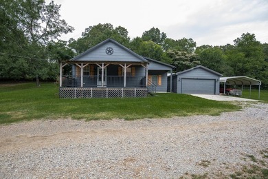 Escape the hustle and enjoy the peaceful charm of country living - photo 1