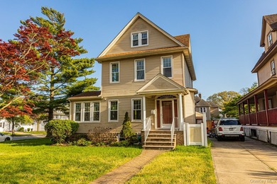 Welcome to this beautifully maintained 3-bedroom, 3-bath - photo 1
