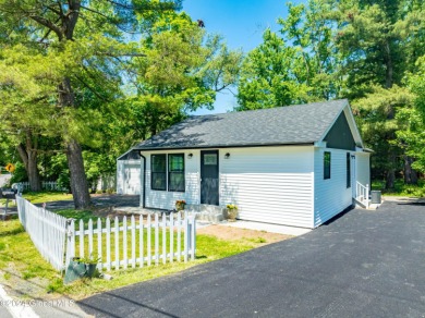 Mohawk River Home Sale Pending in Colonie New York