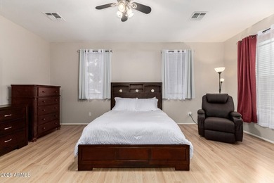 A 5-bed, 3-bath home in the Villages at Queen Creek with 3,237 - photo 23