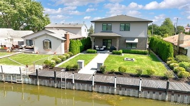 **MOTIVATED SELLER** Turn-key waterfront living with direct - photo 1