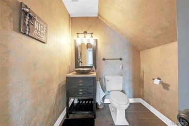 **MOTIVATED SELLER** Turn-key waterfront living with direct - photo 10