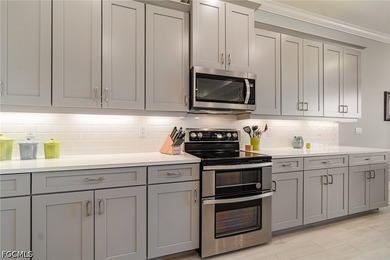 DESIGNER-INSPIRED LIVING, OVERSIZED PRIVATE LOT, CUSTOMIZED - photo 8