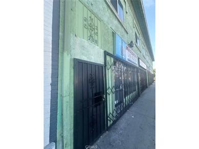 Great Investment Property!! Consist of 5 commercial spaces - photo 2