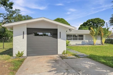 Located on an oversized 1/4 acre lot tucked away on a quiet - photo 3