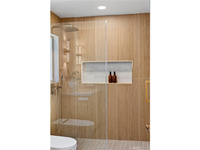 Welcome to this stunning, fully remodeled 3-bedroom, 2-bathroom - photo 14