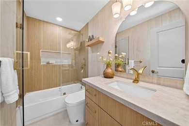 Welcome to this stunning, fully remodeled 3-bedroom, 2-bathroom - photo 18