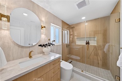 Welcome to this stunning, fully remodeled 3-bedroom, 2-bathroom - photo 19