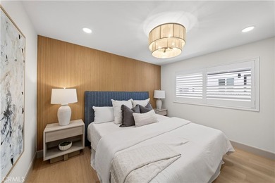 Welcome to this stunning, fully remodeled 3-bedroom, 2-bathroom - photo 21
