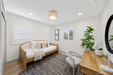 Welcome to this stunning, fully remodeled 3-bedroom, 2-bathroom - photo 24