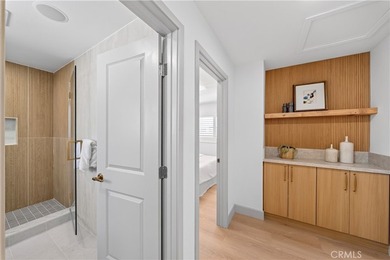 Welcome to this stunning, fully remodeled 3-bedroom, 2-bathroom - photo 27