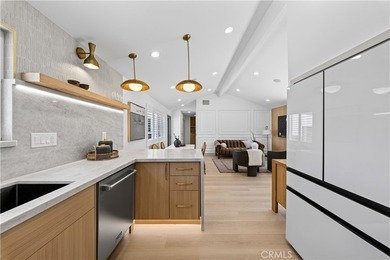 Welcome to this stunning, fully remodeled 3-bedroom, 2-bathroom - photo 37