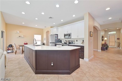 POOL HOME in Banyan Bay! This beautifully maintained 3-bedroom - photo 8