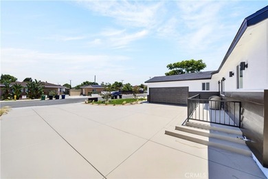 Welcome to this stunning, fully remodeled 3-bedroom, 2-bathroom - photo 48