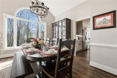 Discover the perfect blend of luxury, privacy, and convenience - photo 9