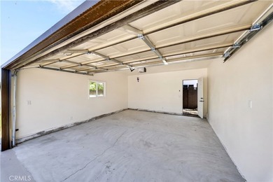 Welcome to this stunning, fully remodeled 3-bedroom, 2-bathroom - photo 49