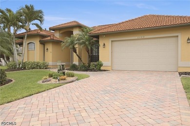Gulf access paradise in SW Cape Coral. Welcome to waterfront - photo 2