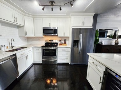 Welcome to Racquet Club Northeast - where style, comfort, and - photo 3