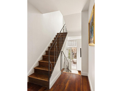 Classic Chelsea Townhouse Living, Thoughtfully Reimagined On one - photo 12