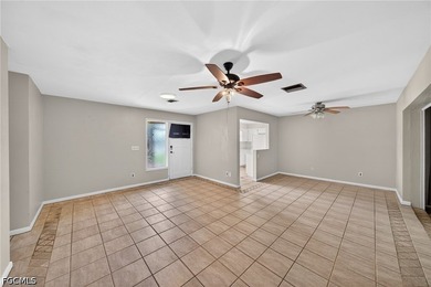 Opportunity knocks with this centrally located 2-bedroom+Den - photo 4