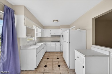 Opportunity knocks with this centrally located 2-bedroom+Den - photo 7