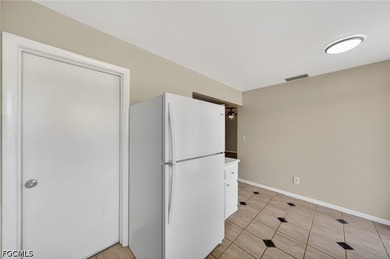 Opportunity knocks with this centrally located 2-bedroom+Den - photo 10
