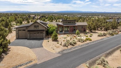 Stunning Northwest Modern masterpiece on a prime corner lot! - photo 2