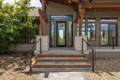 Stunning Northwest Modern masterpiece on a prime corner lot! - photo 4