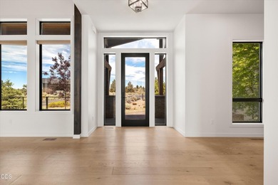 Stunning Northwest Modern masterpiece on a prime corner lot! - photo 5