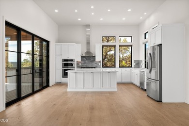 Stunning Northwest Modern masterpiece on a prime corner lot! - photo 9